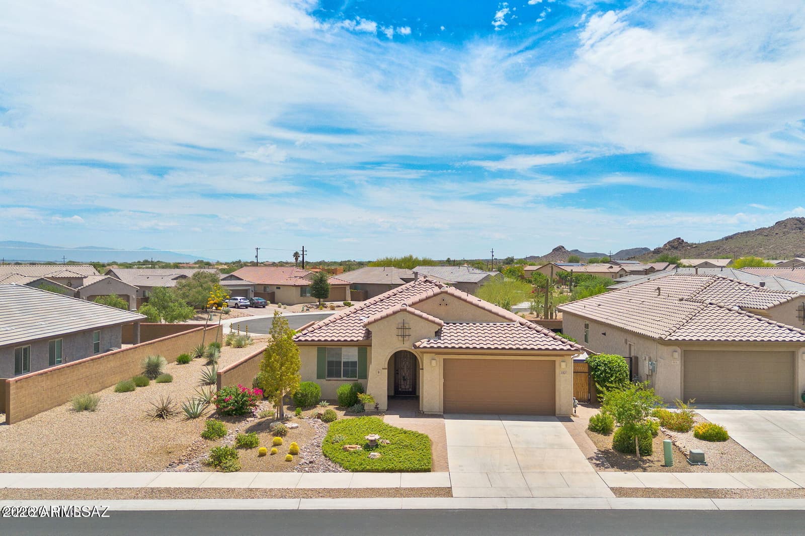 8464 N VAN CLEEVE Lane, Tucson, AZ 85743 — photo 4 of 40