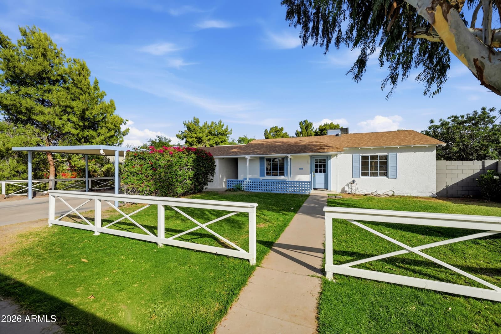 929 W TURNEY Avenue, Phoenix, AZ 85013 — photo 1 of 44
