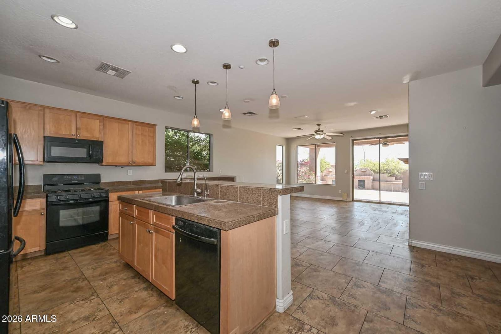 2243 W FIRETHORN Way, Anthem, AZ 85086 — photo 9 of 42