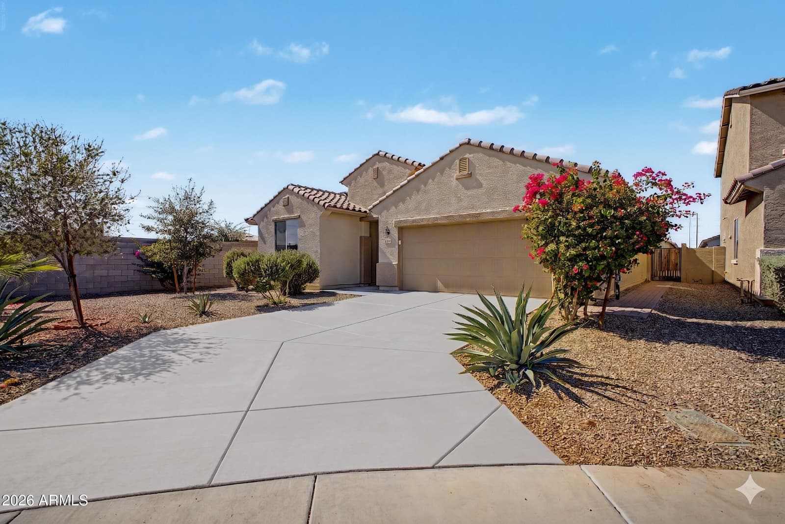 6952 W GOLDEN Lane, Peoria, AZ 85345