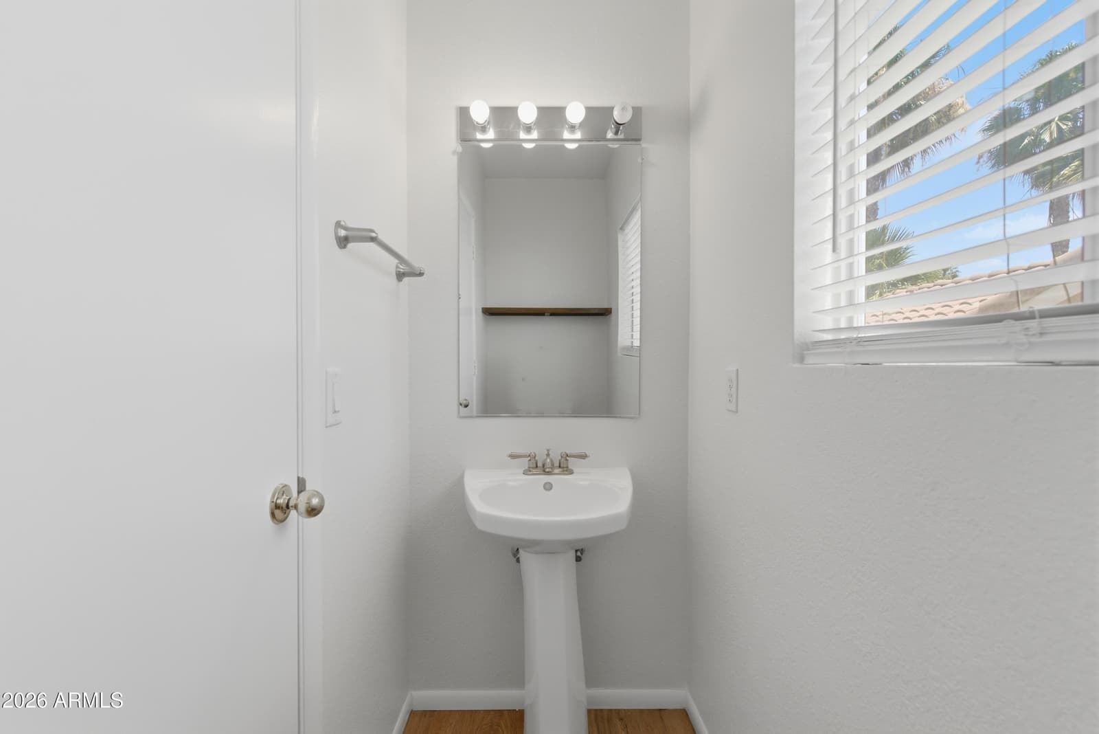 998 W LEAH Lane, Gilbert, AZ 85233 — photo 6 of 38