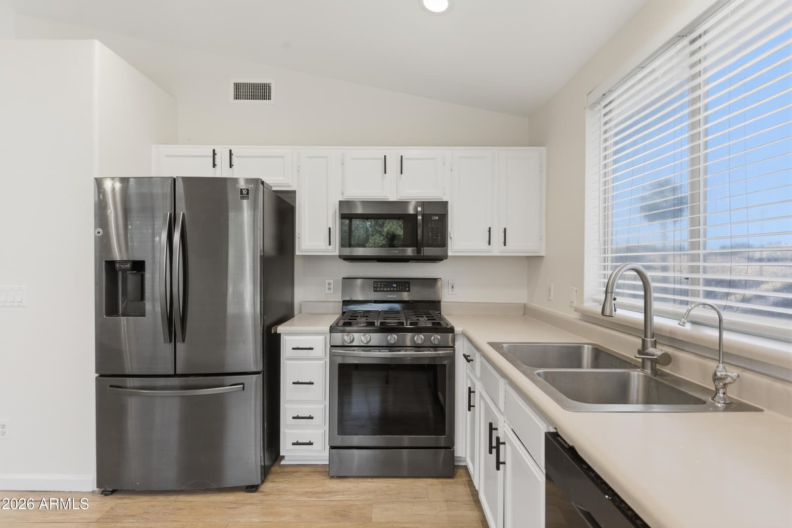 998 W LEAH Lane, Gilbert, AZ 85233 — photo 14 of 38