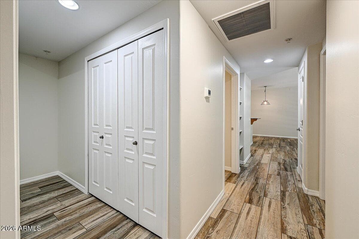 20660 N 40TH Street 1075, Phoenix, AZ 85050 — photo 11 of 19