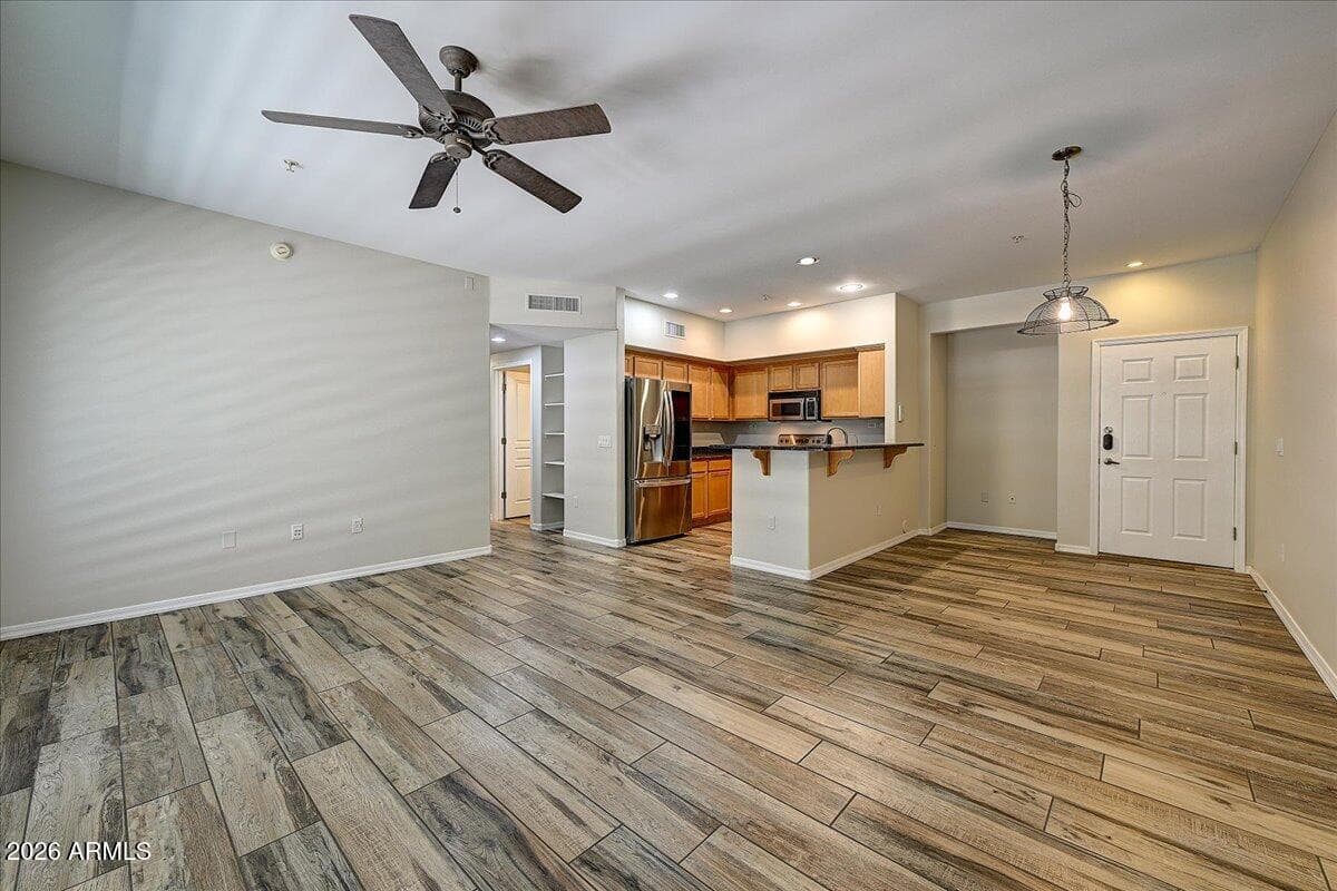 20660 N 40TH Street 1075, Phoenix, AZ 85050 — photo 5 of 19