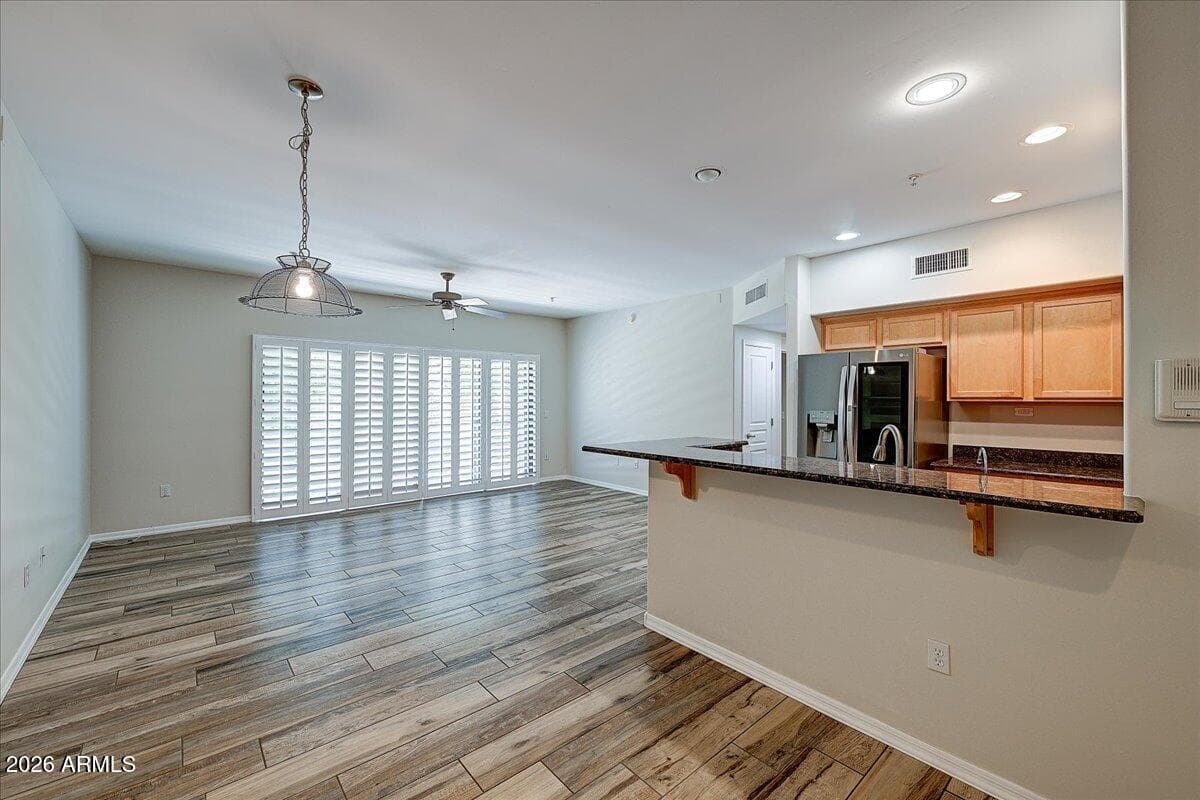20660 N 40TH Street 1075, Phoenix, AZ 85050 — photo 4 of 19