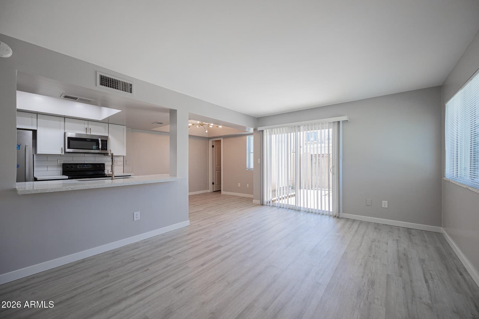 4403 E RIVERSIDE Street, Phoenix, AZ 85040 — photo 3 of 19