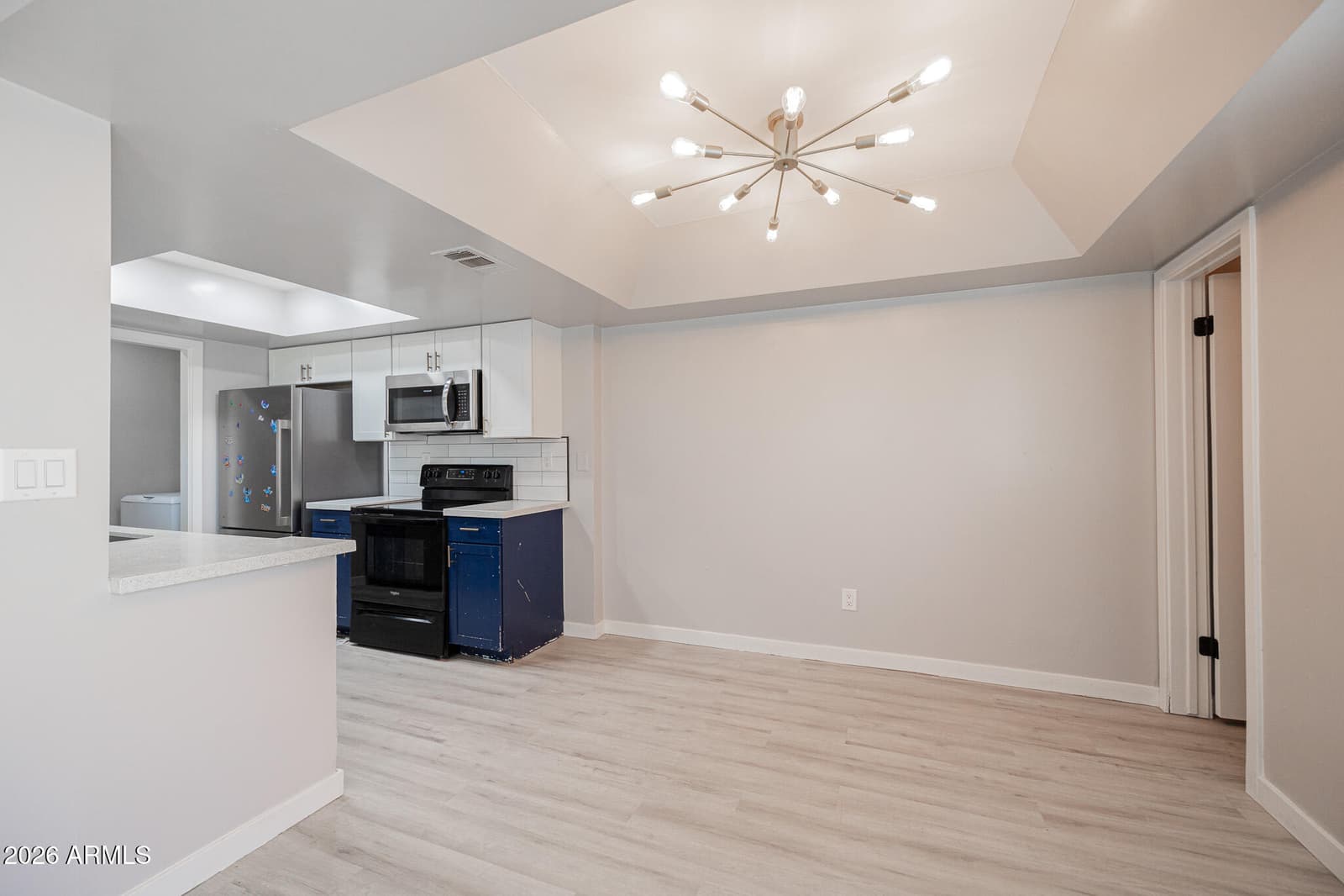 4403 E RIVERSIDE Street, Phoenix, AZ 85040 — photo 6 of 19