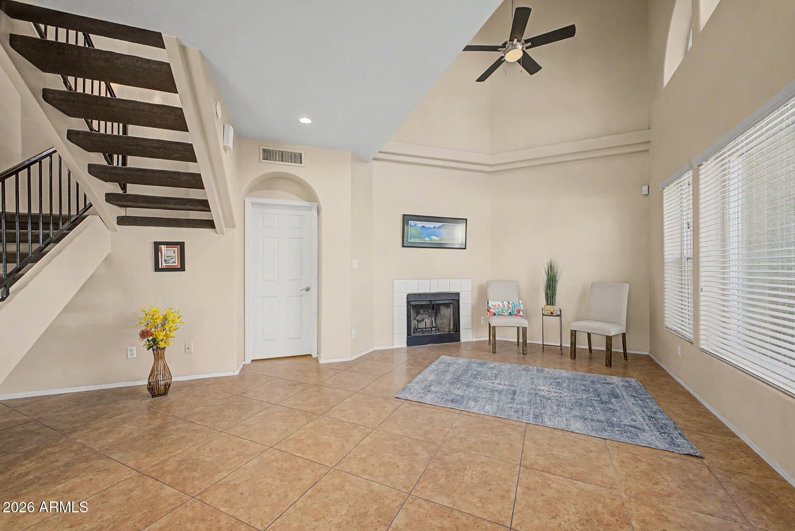 10249 N 12TH Place 2, Phoenix, AZ 85020 — photo 5 of 31