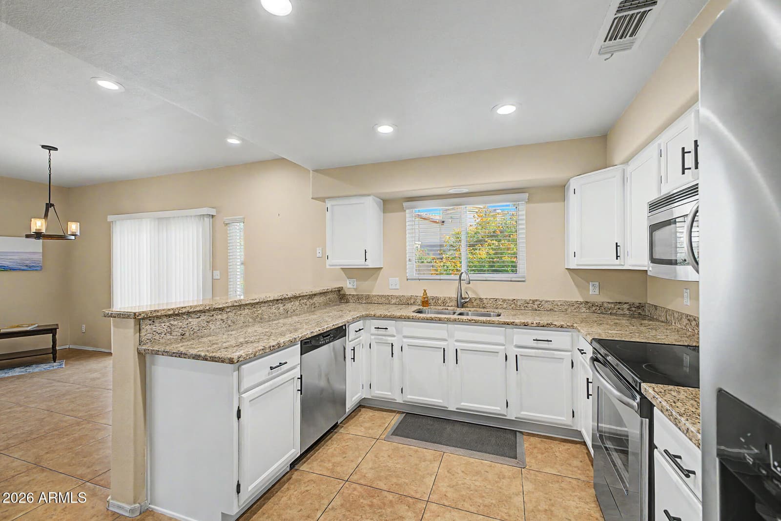 10249 N 12TH Place 2, Phoenix, AZ 85020 — photo 10 of 31