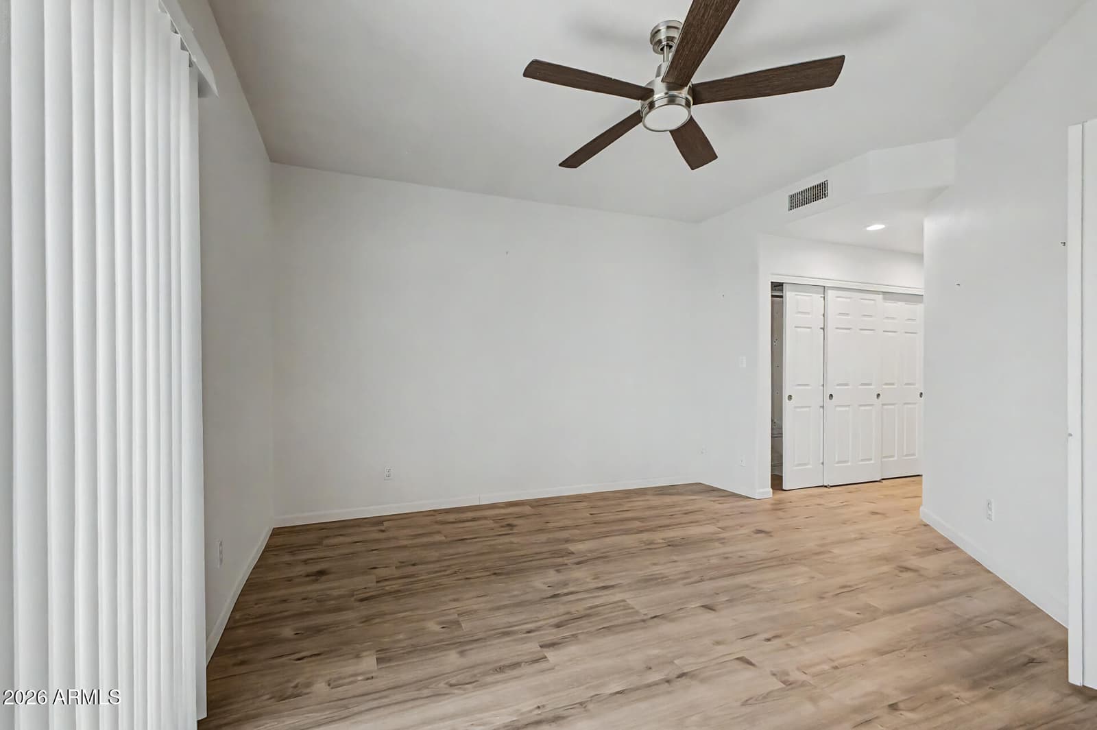 10249 N 12TH Place 2, Phoenix, AZ 85020 — photo 12 of 31
