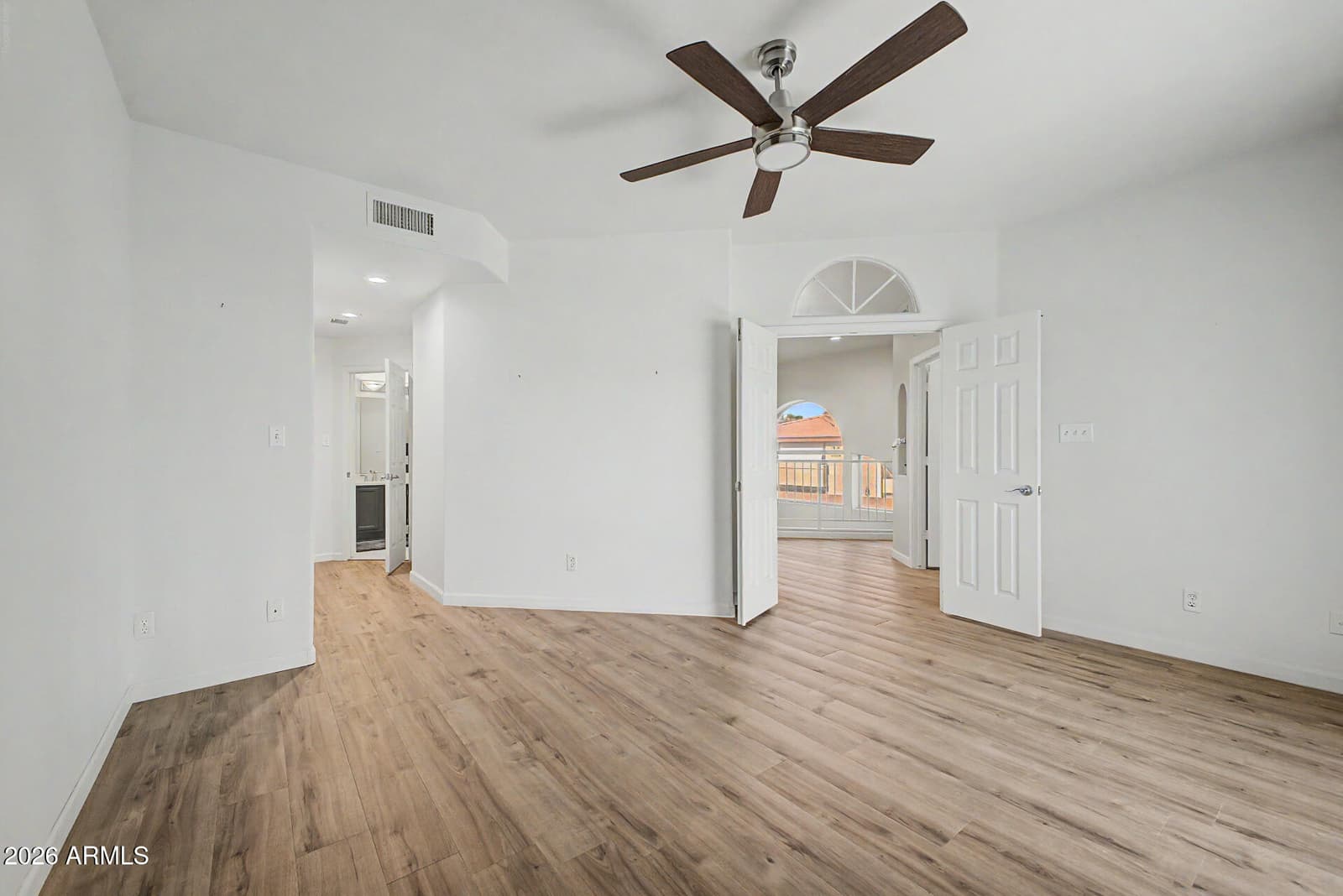 10249 N 12TH Place 2, Phoenix, AZ 85020 — photo 13 of 31