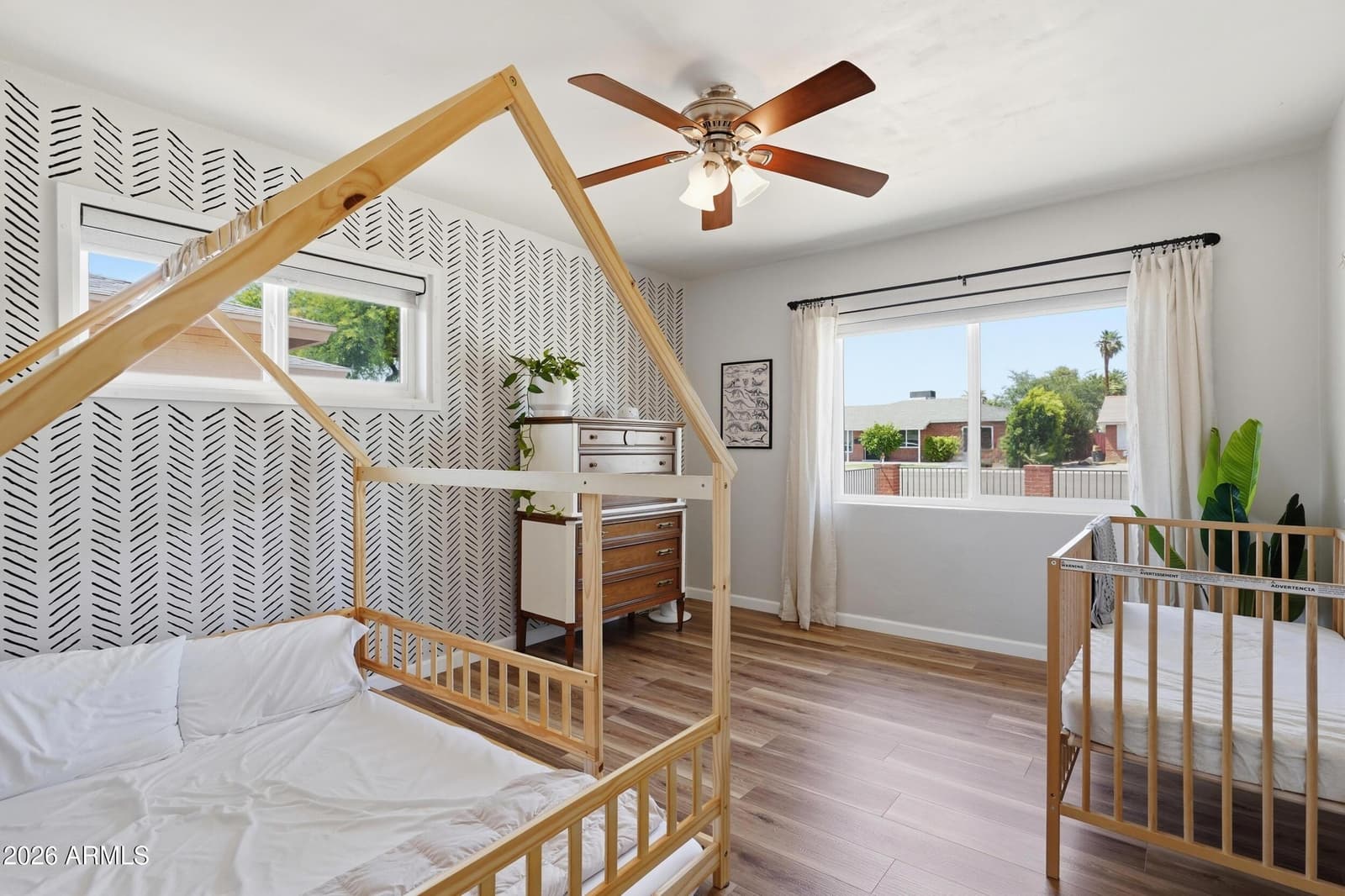 2345 E HEATHERBRAE Drive, Phoenix, AZ 85016 — photo 8 of 14
