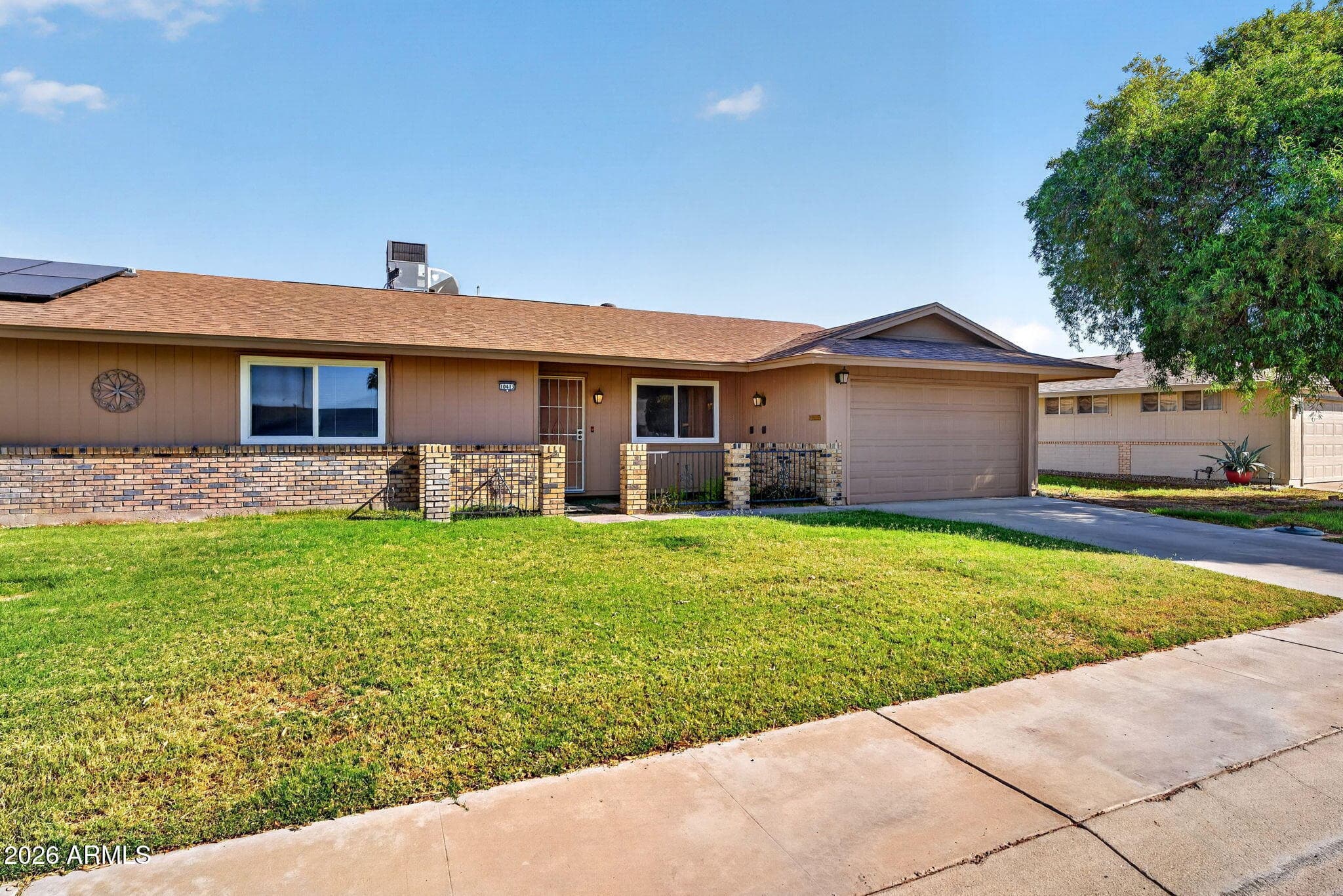 10413 W ROUNDELAY Circle, Sun City, AZ 85351 — photo 2 of 38