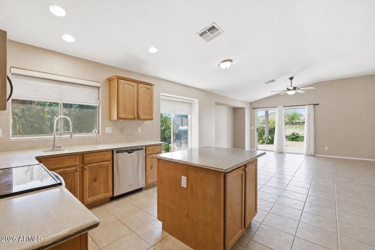 31267 N CLARIDGE Circle, San Tan Valley, AZ 85143 — photo 5 of 50