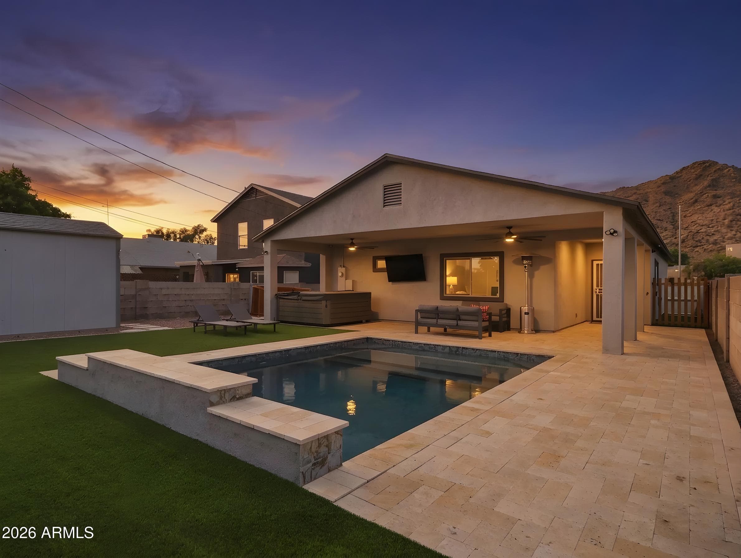 317 E MOUNTAIN VIEW Road, Phoenix, AZ 85020 — photo 3 of 37