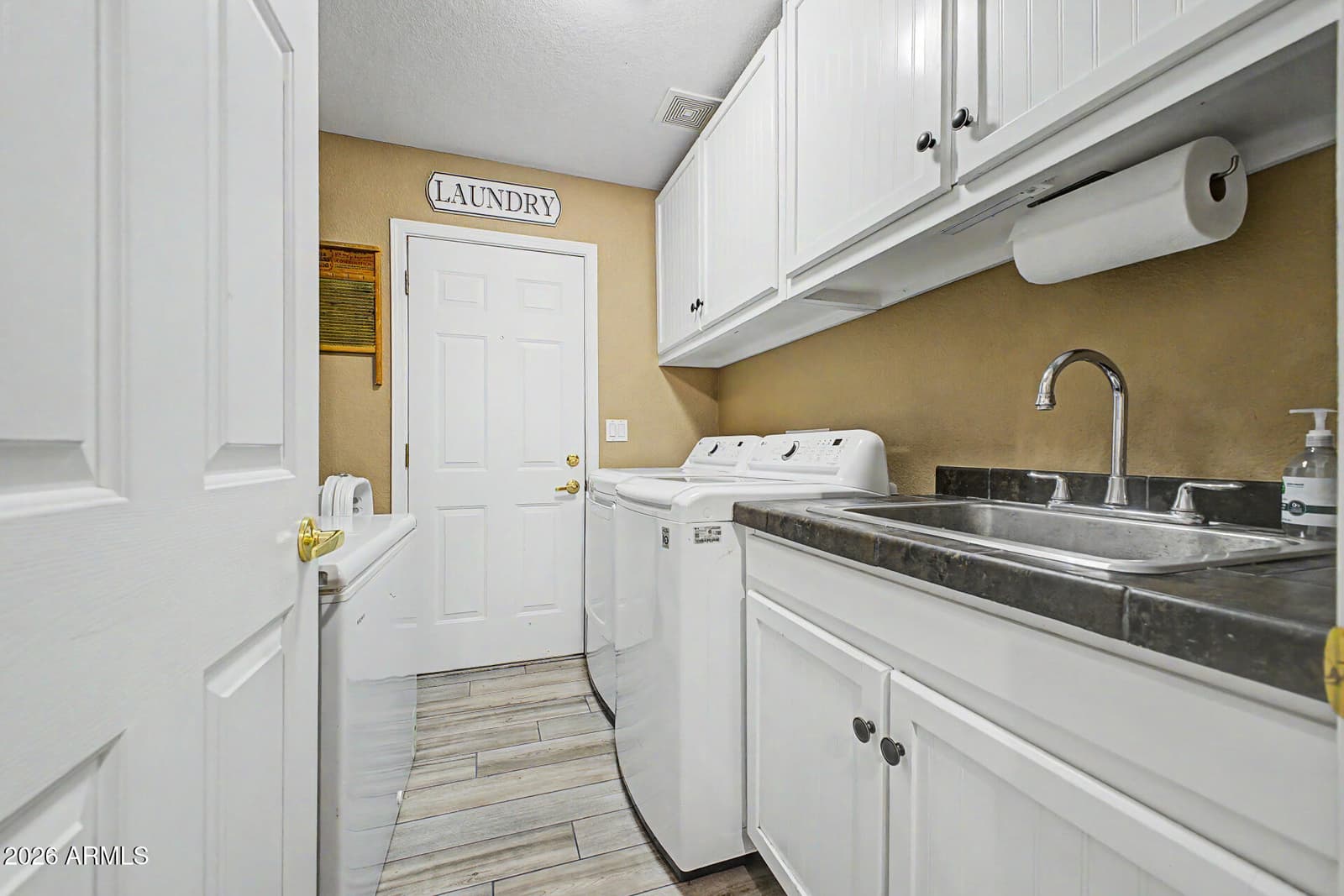 1502 S PROSPECTORS Road, Apache Junction, AZ 85119 — photo 38 of 93