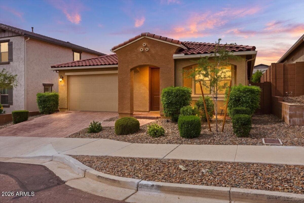 4418 W Palace Station Road, Phoenix, AZ 85087 — photo 2 of 46