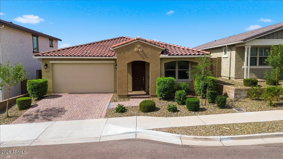 4418 W Palace Station Road, Phoenix, AZ 85087 — photo 3 of 46