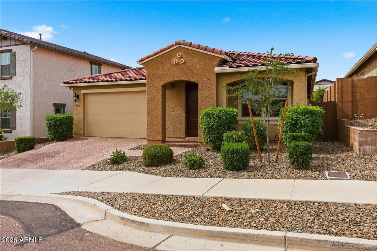 4418 W Palace Station Road, Phoenix, AZ 85087 — photo 4 of 46