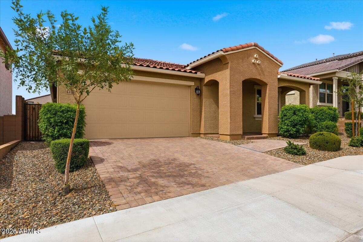 4418 W Palace Station Road, Phoenix, AZ 85087 — photo 5 of 46