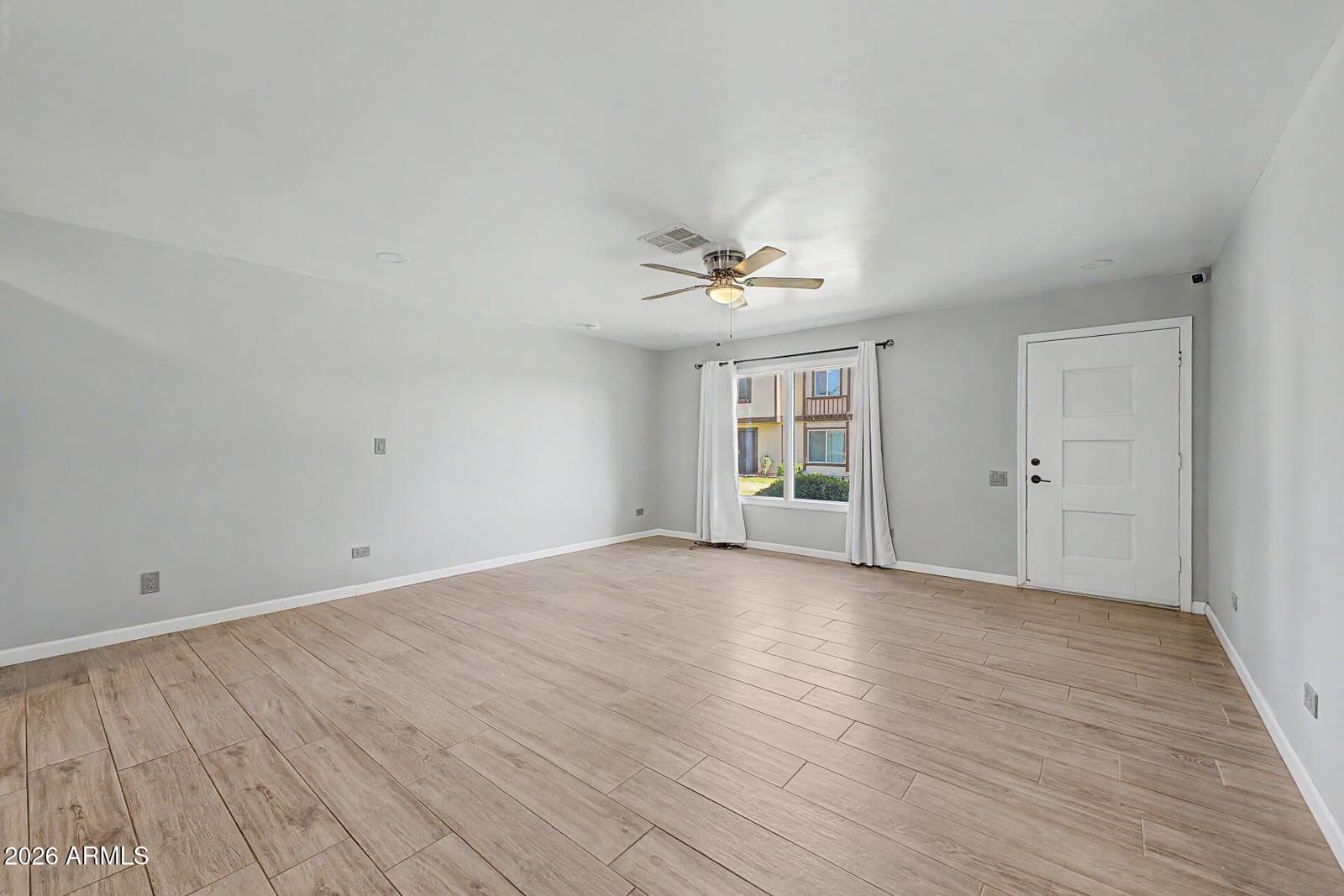 6056 N 30TH Avenue, Phoenix, AZ 85017 — photo 5 of 34