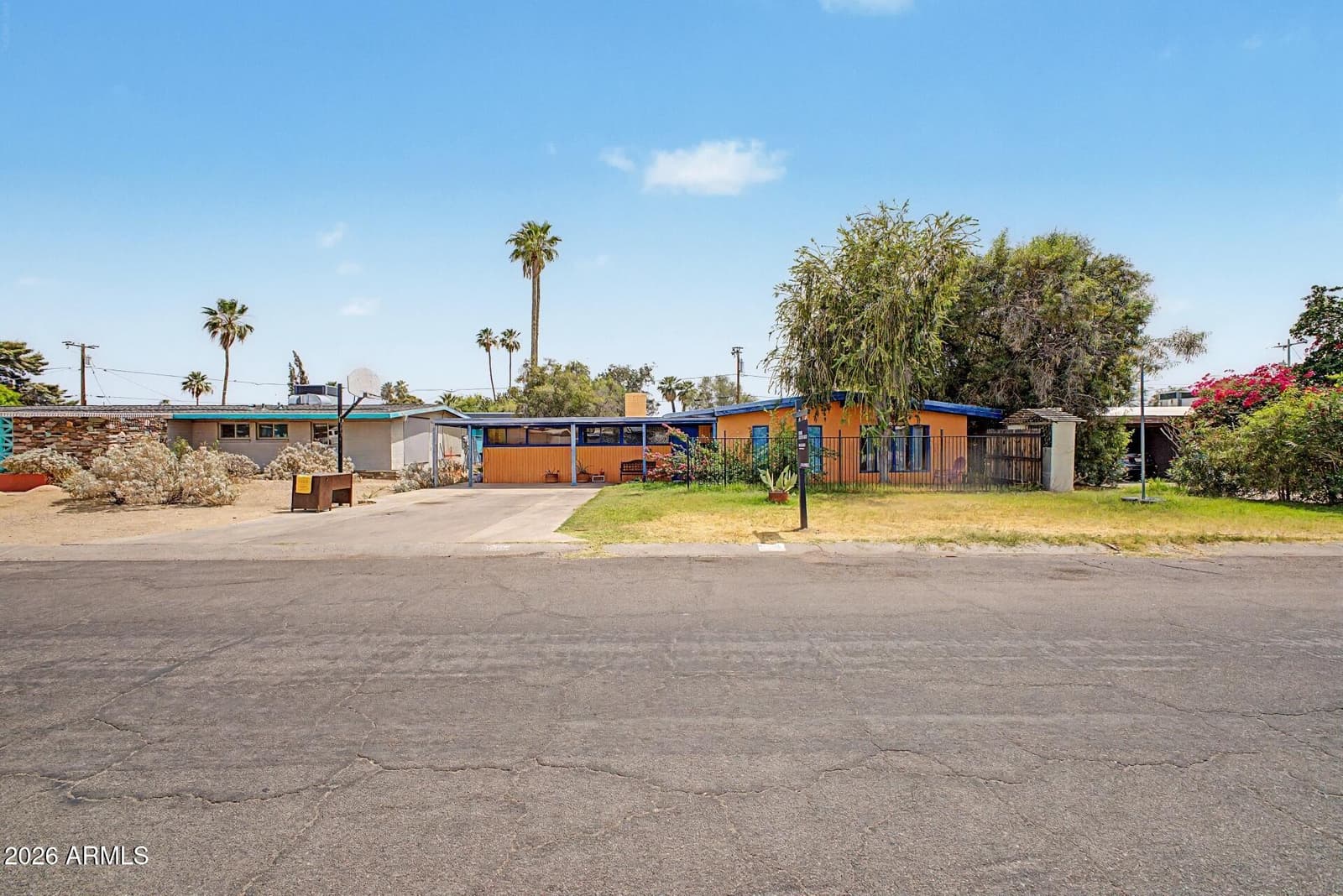 1019 E NORTHVIEW Avenue, Phoenix, AZ 85020 — photo 2 of 35