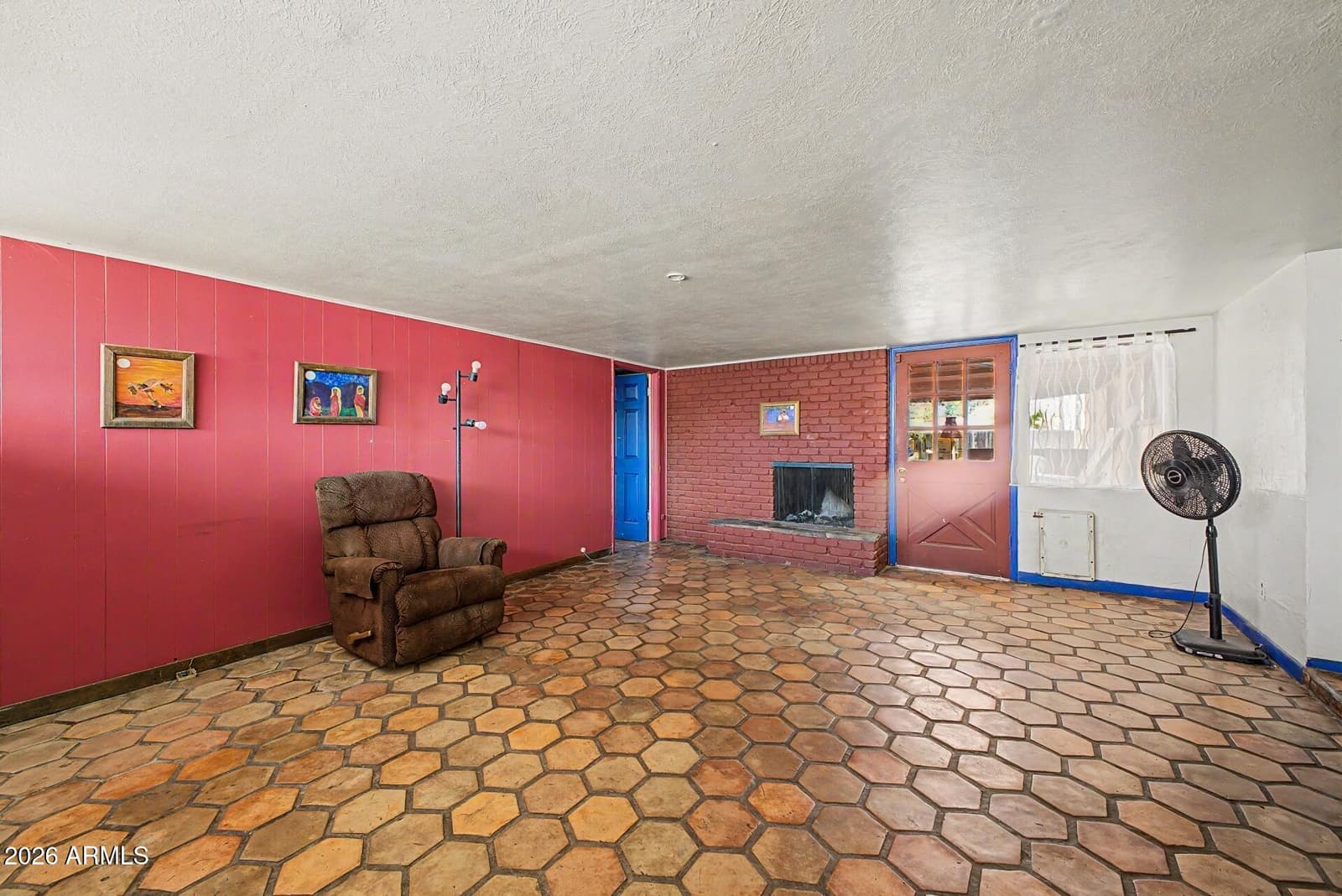 1019 E NORTHVIEW Avenue, Phoenix, AZ 85020 — photo 4 of 35