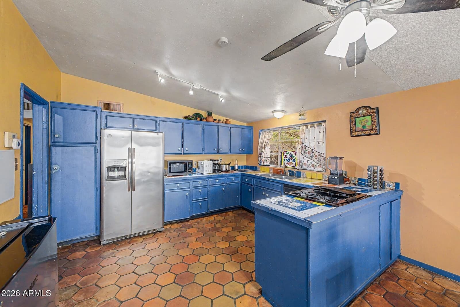 1019 E NORTHVIEW Avenue, Phoenix, AZ 85020 — photo 11 of 35