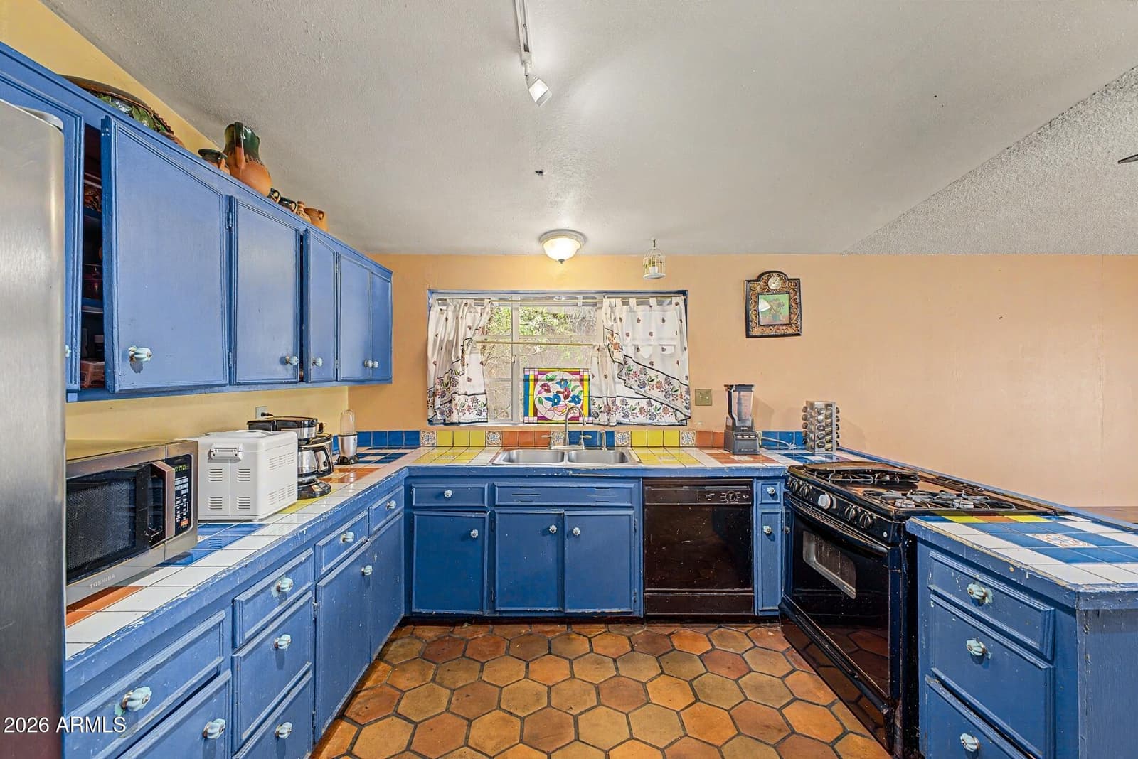 1019 E NORTHVIEW Avenue, Phoenix, AZ 85020 — photo 12 of 35