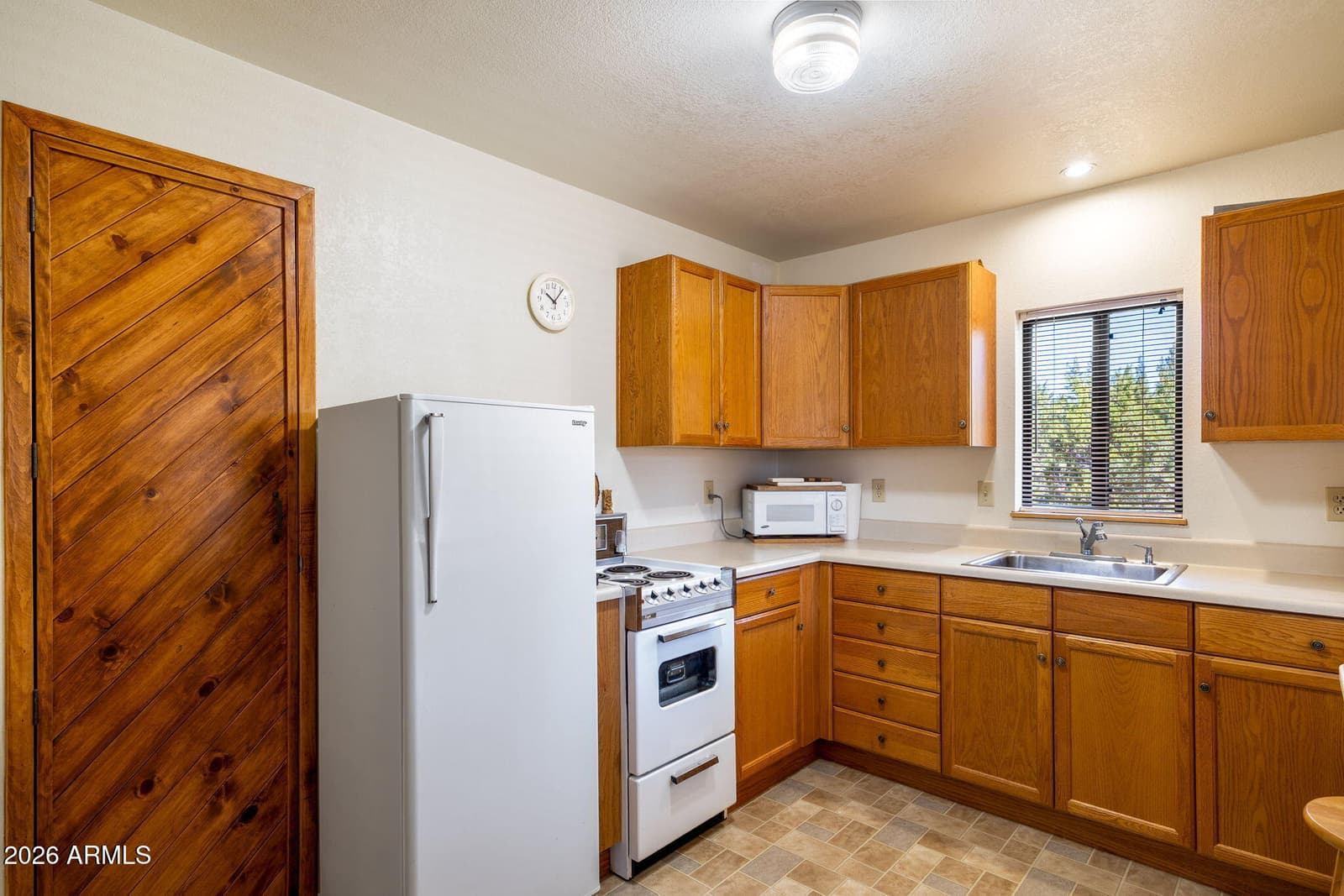 3563 STARLITE Drive, Overgaard, AZ 85933 — photo 12 of 29