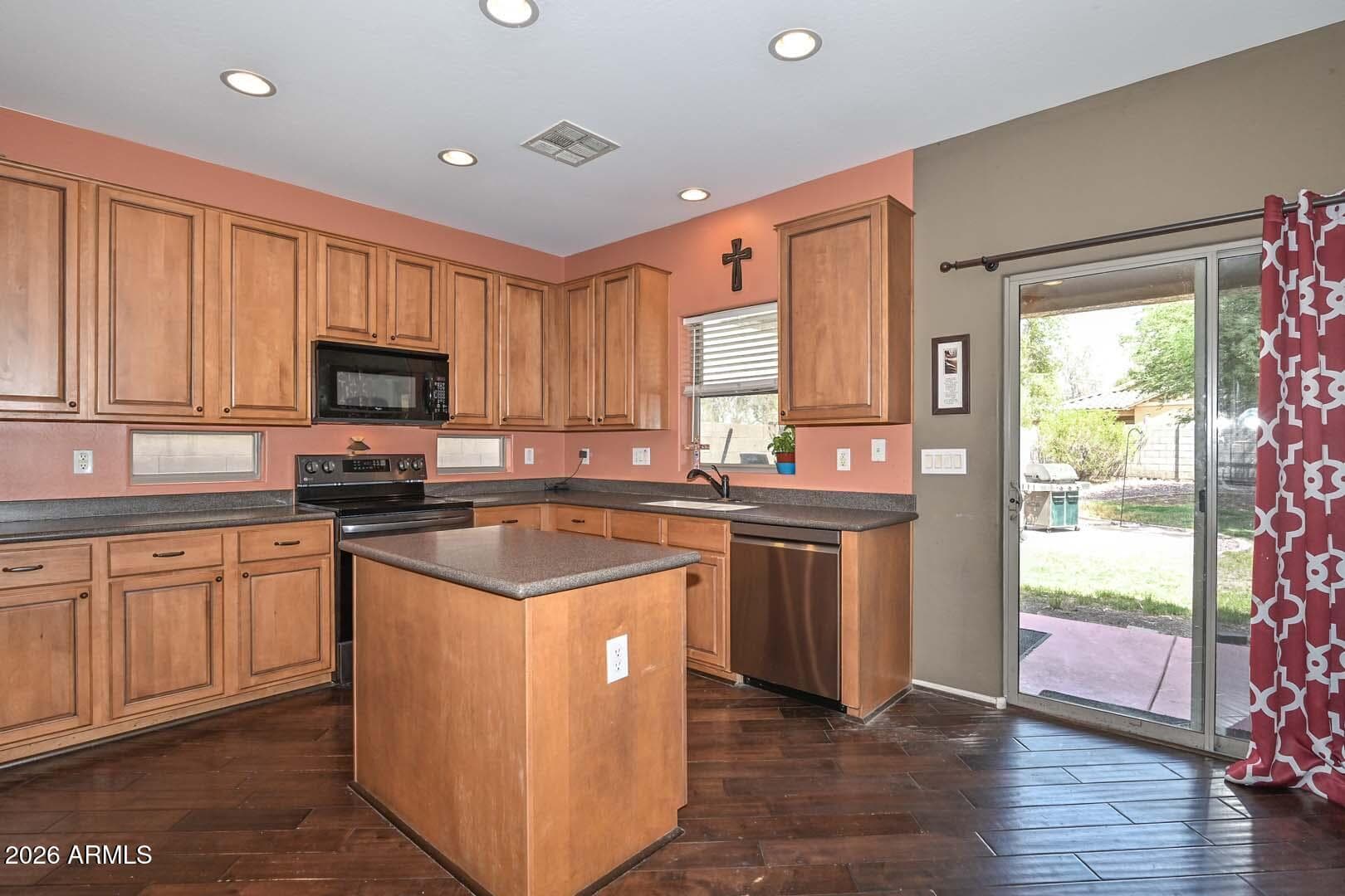 17040 W COCOPAH Street, Goodyear, AZ 85338 — photo 20 of 40