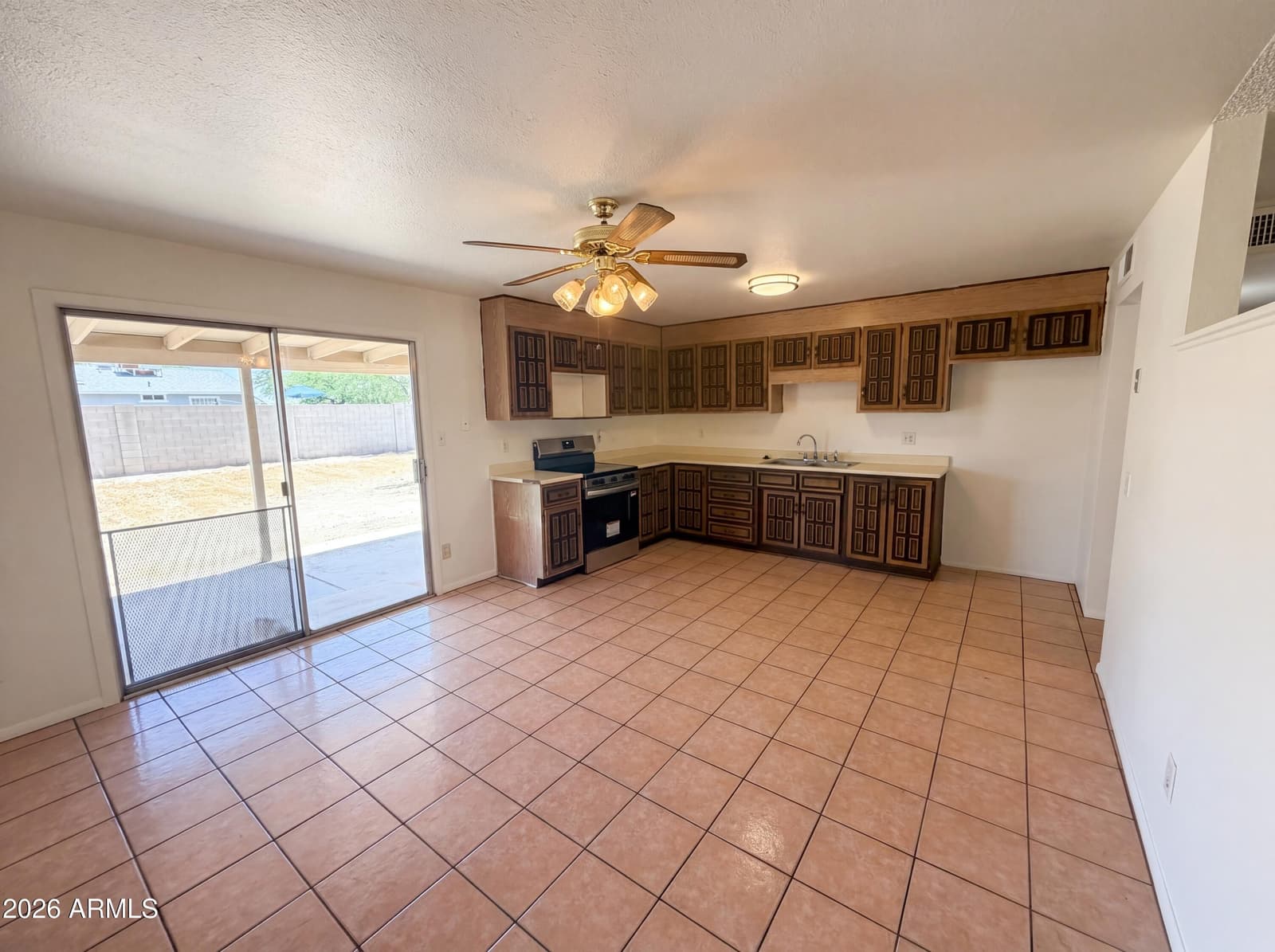 2831 N 70TH Drive, Phoenix, AZ 85035 — photo 2 of 19