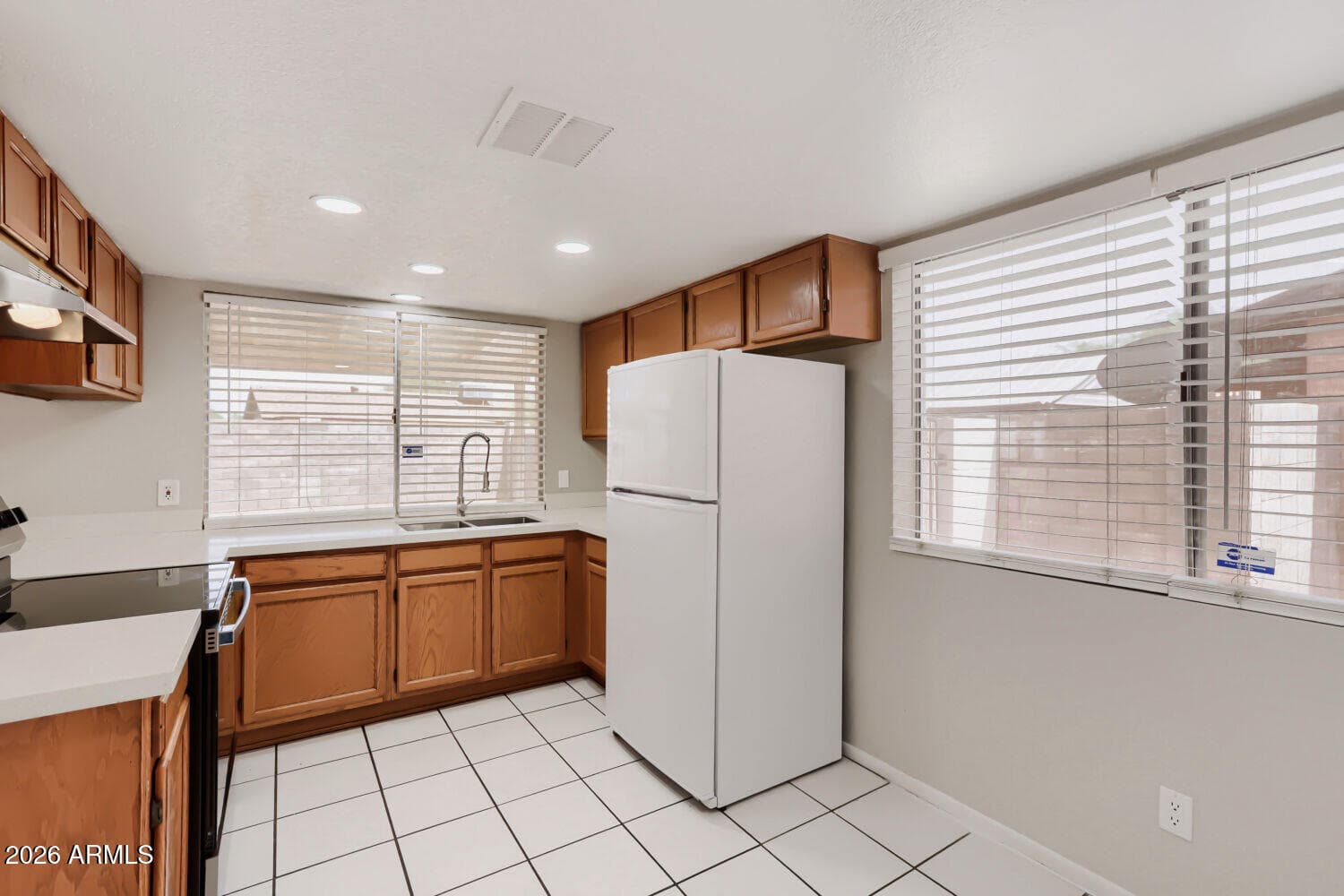 3243 N 77TH Drive, Phoenix, AZ 85033 — photo 8 of 28