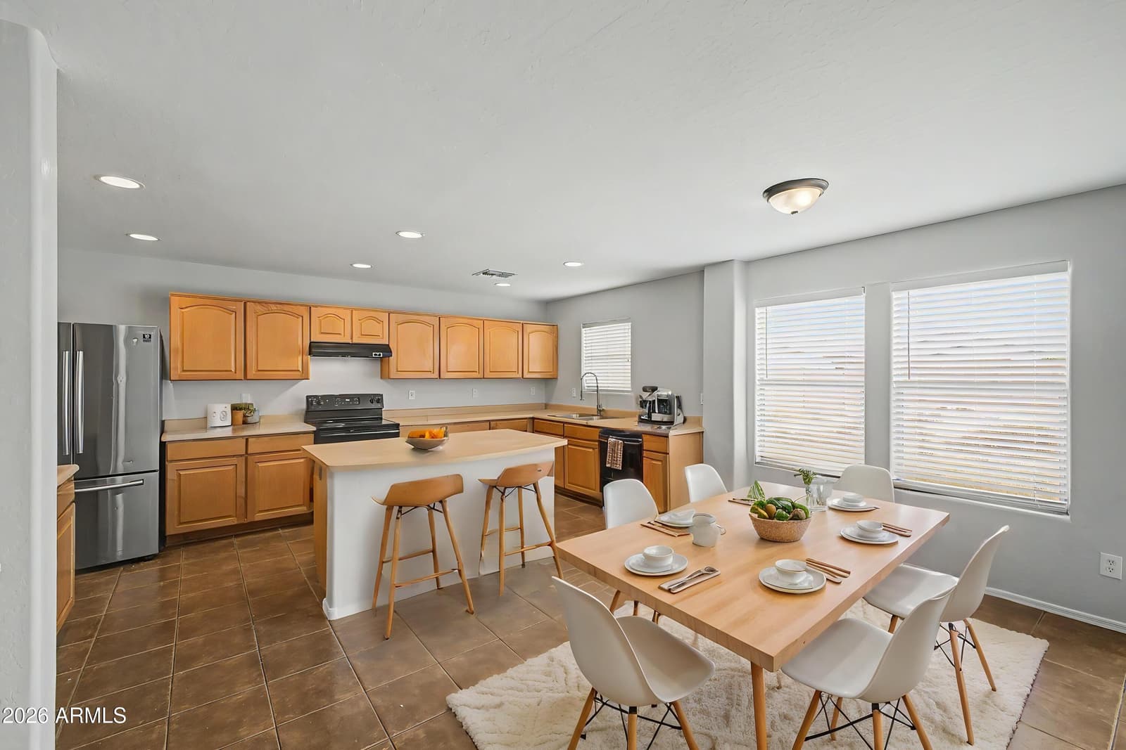 3131 W APOLLO Road, Phoenix, AZ 85041 — photo 13 of 40
