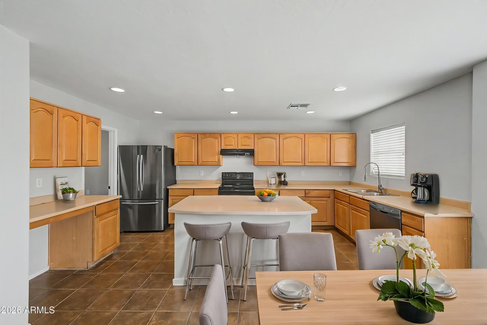 3131 W APOLLO Road, Phoenix, AZ 85041 — photo 16 of 40