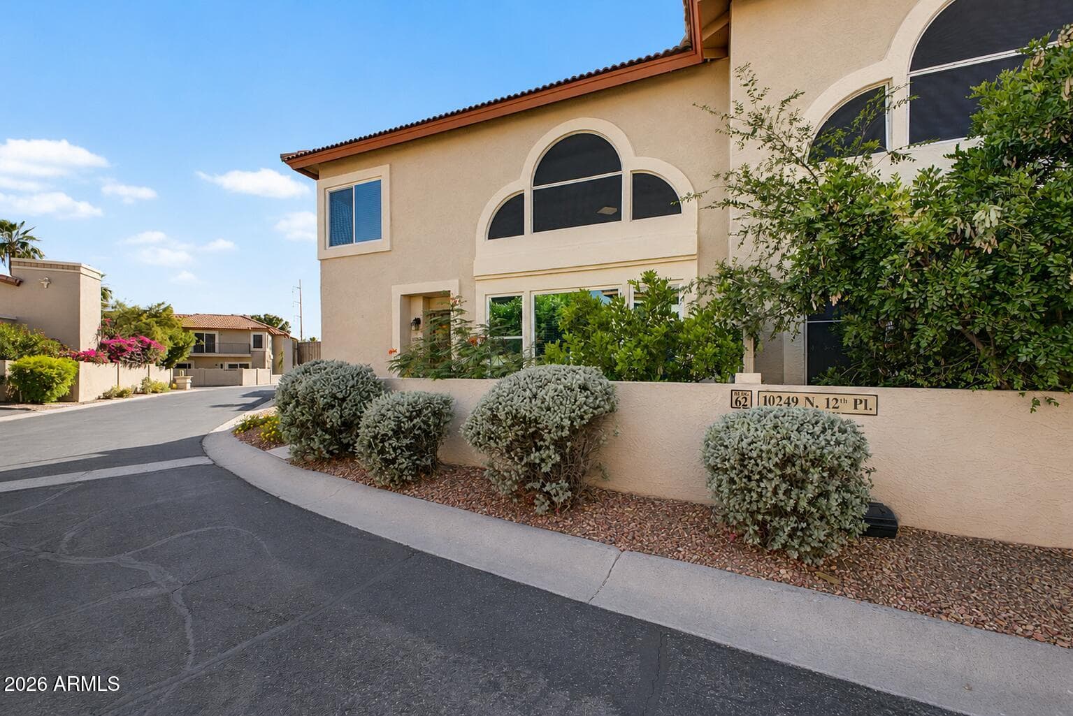 10249 N 12TH Place 2, Phoenix, AZ 85020 — photo 3 of 31