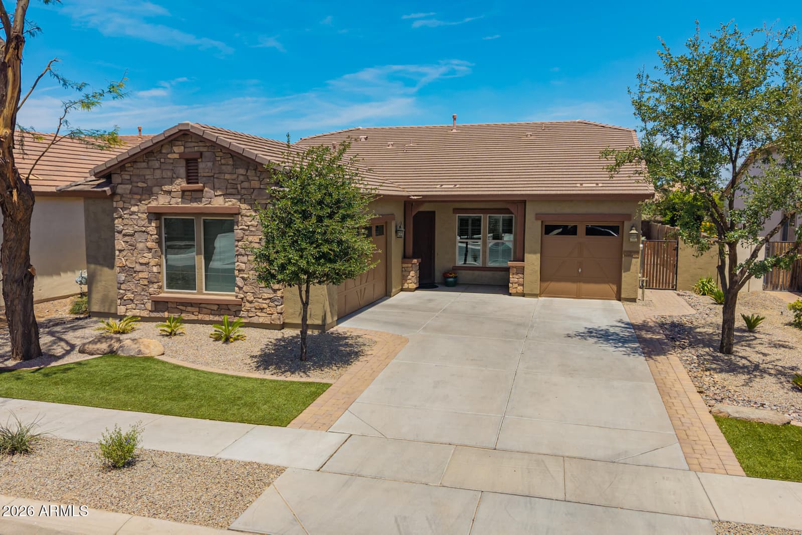 3920 E HORSESHOE Place, Chandler, AZ 85249 — photo 6 of 58