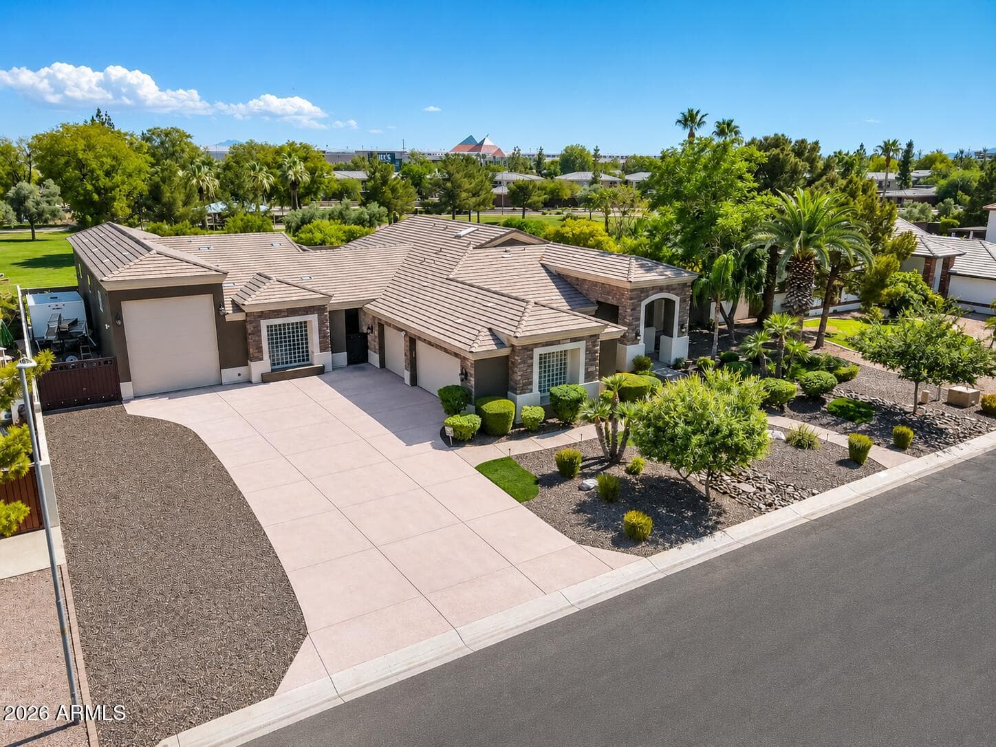 7547 W LIBBY Street, Glendale, AZ 85308 — photo 5 of 69