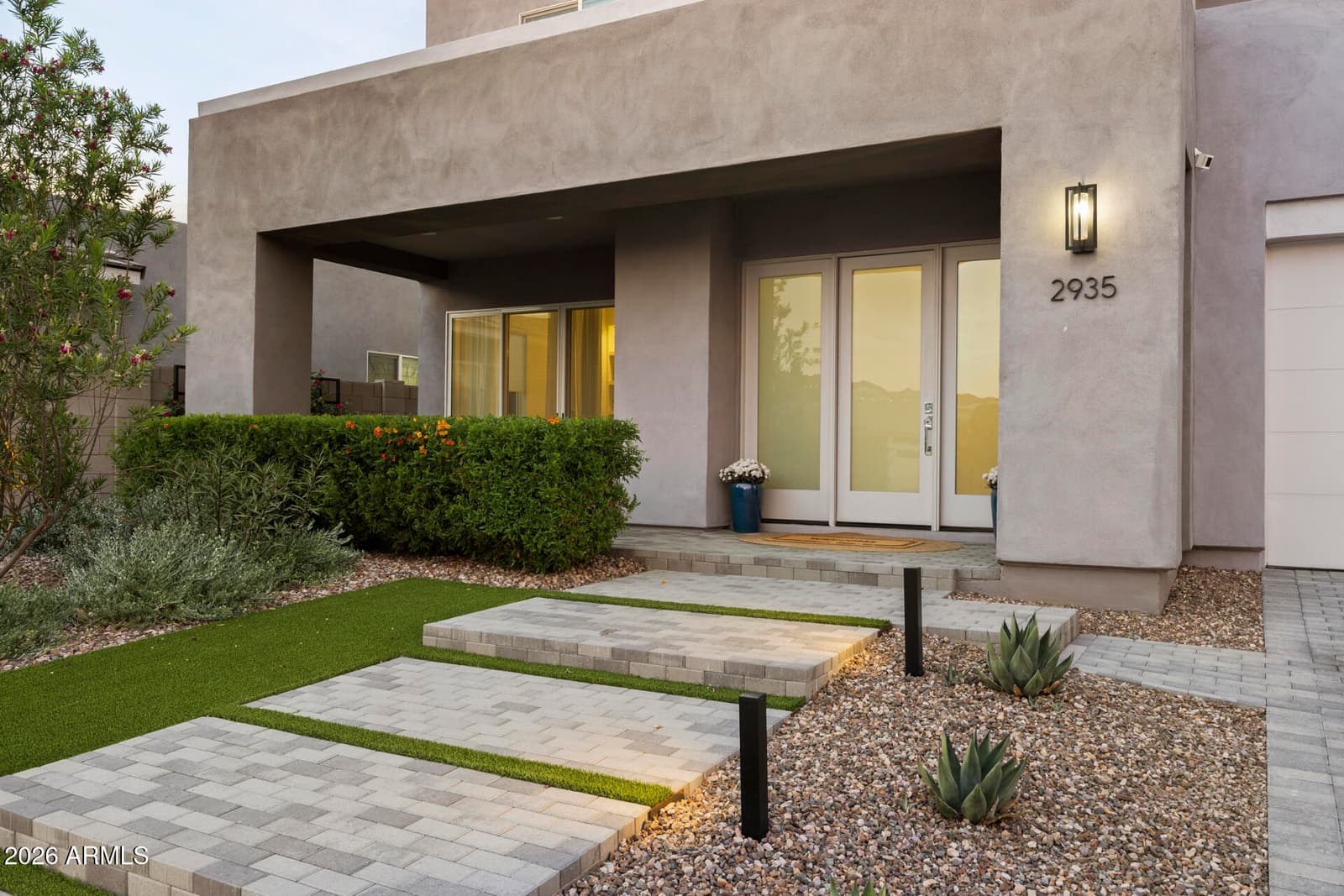 2935 S SANDSTONE Court, Gilbert, AZ 85295 — photo 2 of 28