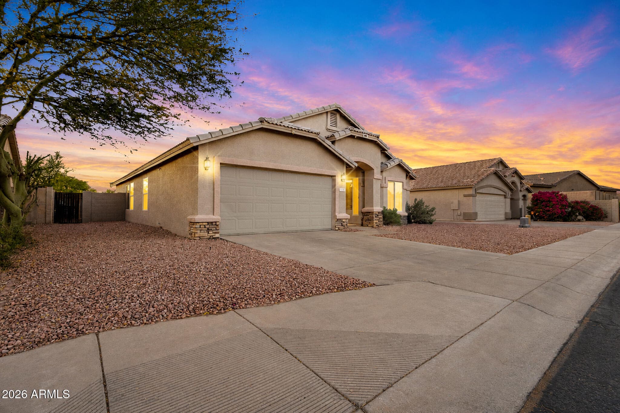 1740 E FRANCISCO Drive, Phoenix, AZ 85042 — photo 8 of 49