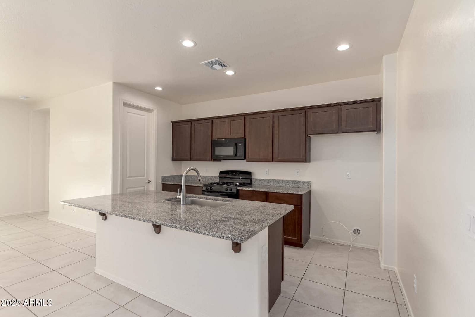 15653 W MORNING GLORY Street, Goodyear, AZ 85338 — photo 11 of 34