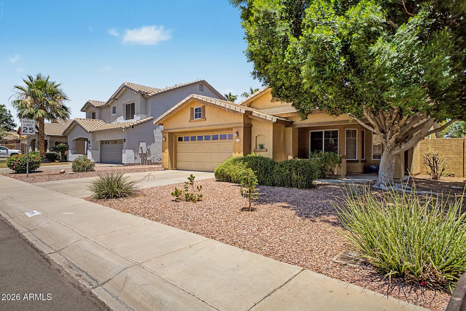 8118 W HARMONY Lane, Peoria, AZ 85382 — photo 3 of 33