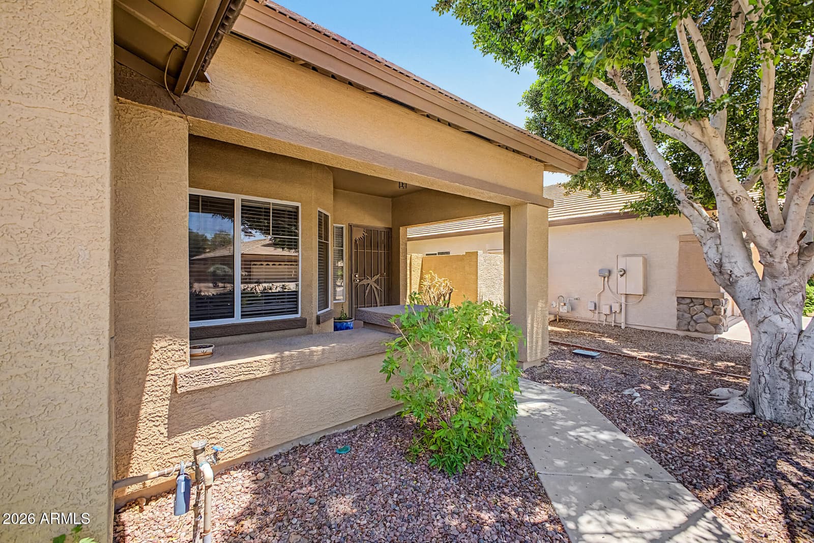 8118 W HARMONY Lane, Peoria, AZ 85382 — photo 4 of 33