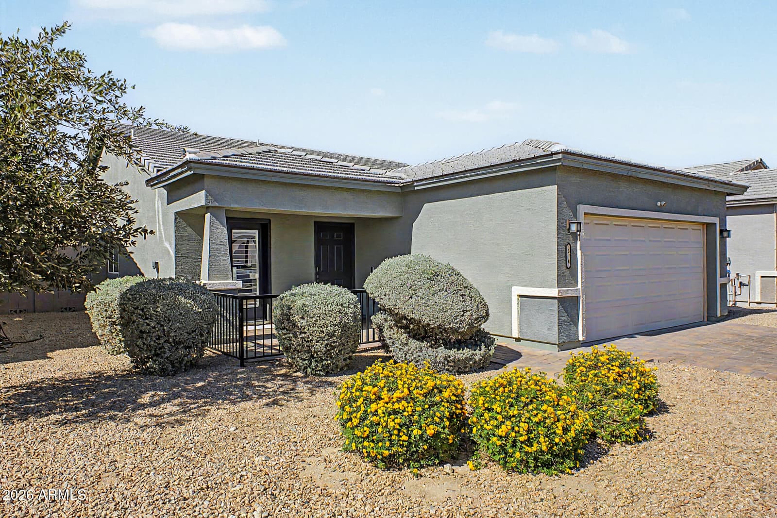 524 W HARWELL Road, Phoenix, AZ 85041 — photo 3 of 28