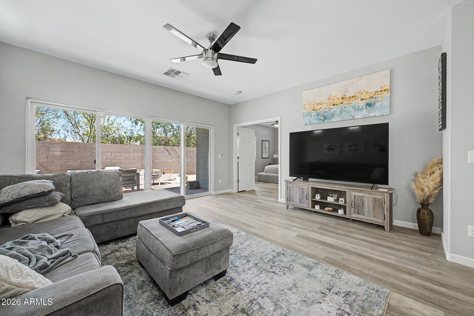 524 W HARWELL Road, Phoenix, AZ 85041 — photo 5 of 28