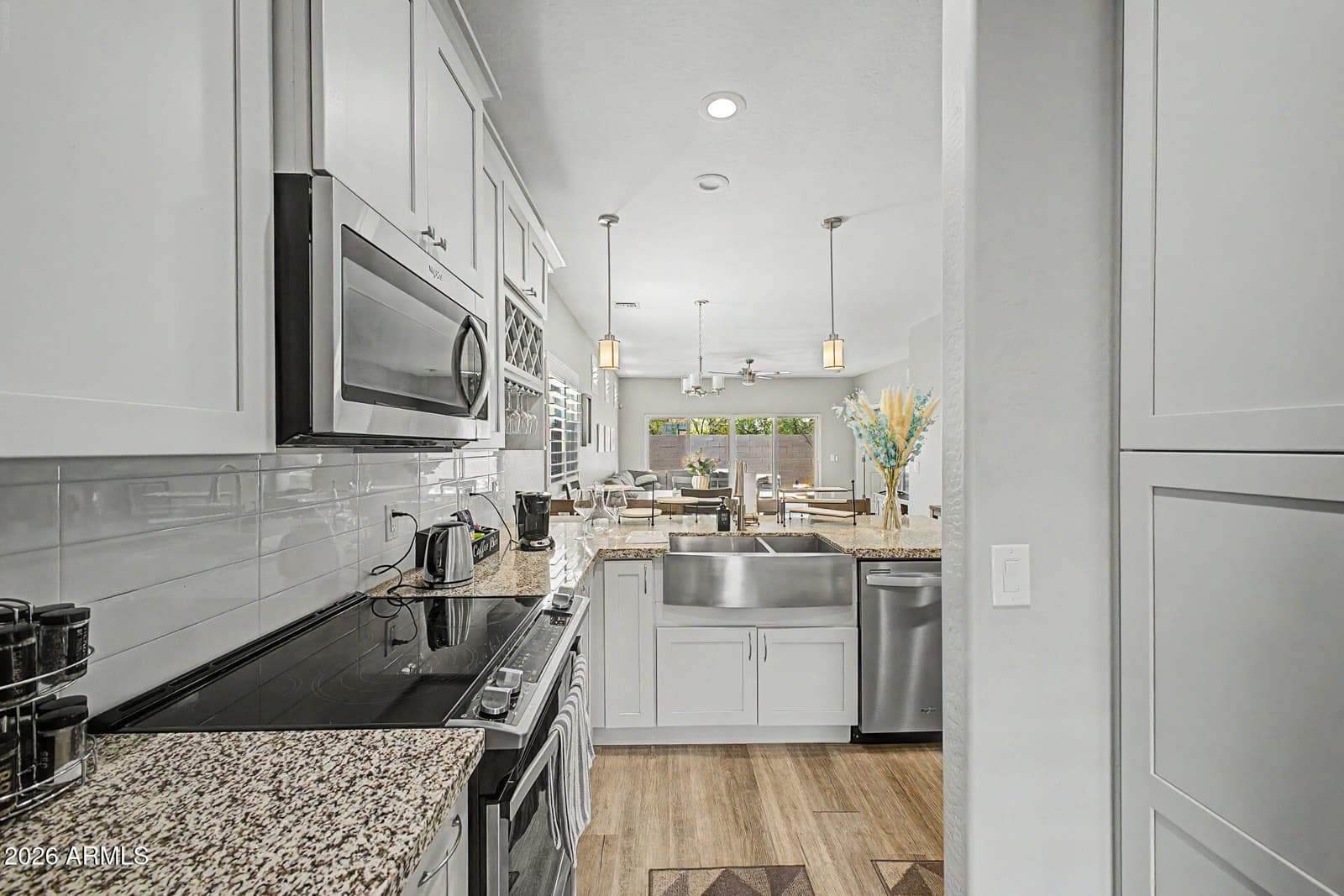 524 W HARWELL Road, Phoenix, AZ 85041 — photo 10 of 28