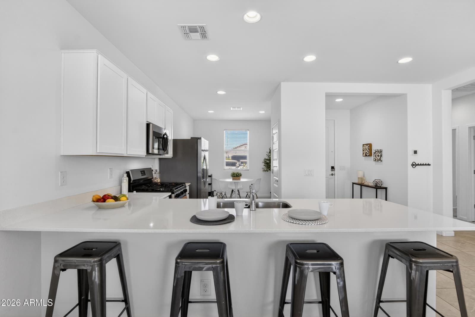 3253 W JUNIPER CANYON Drive, Phoenix, AZ 85083 — photo 4 of 37