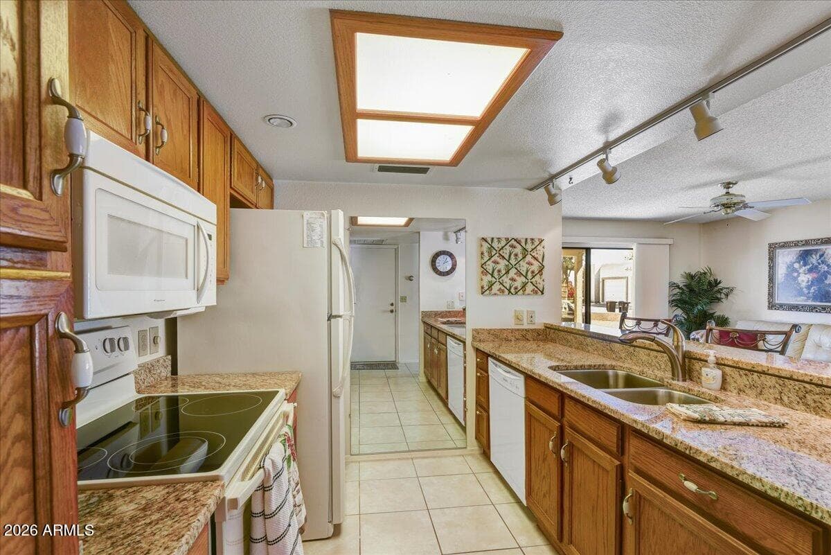 9270 W ROCKWOOD Drive, Peoria, AZ 85382 — photo 8 of 24
