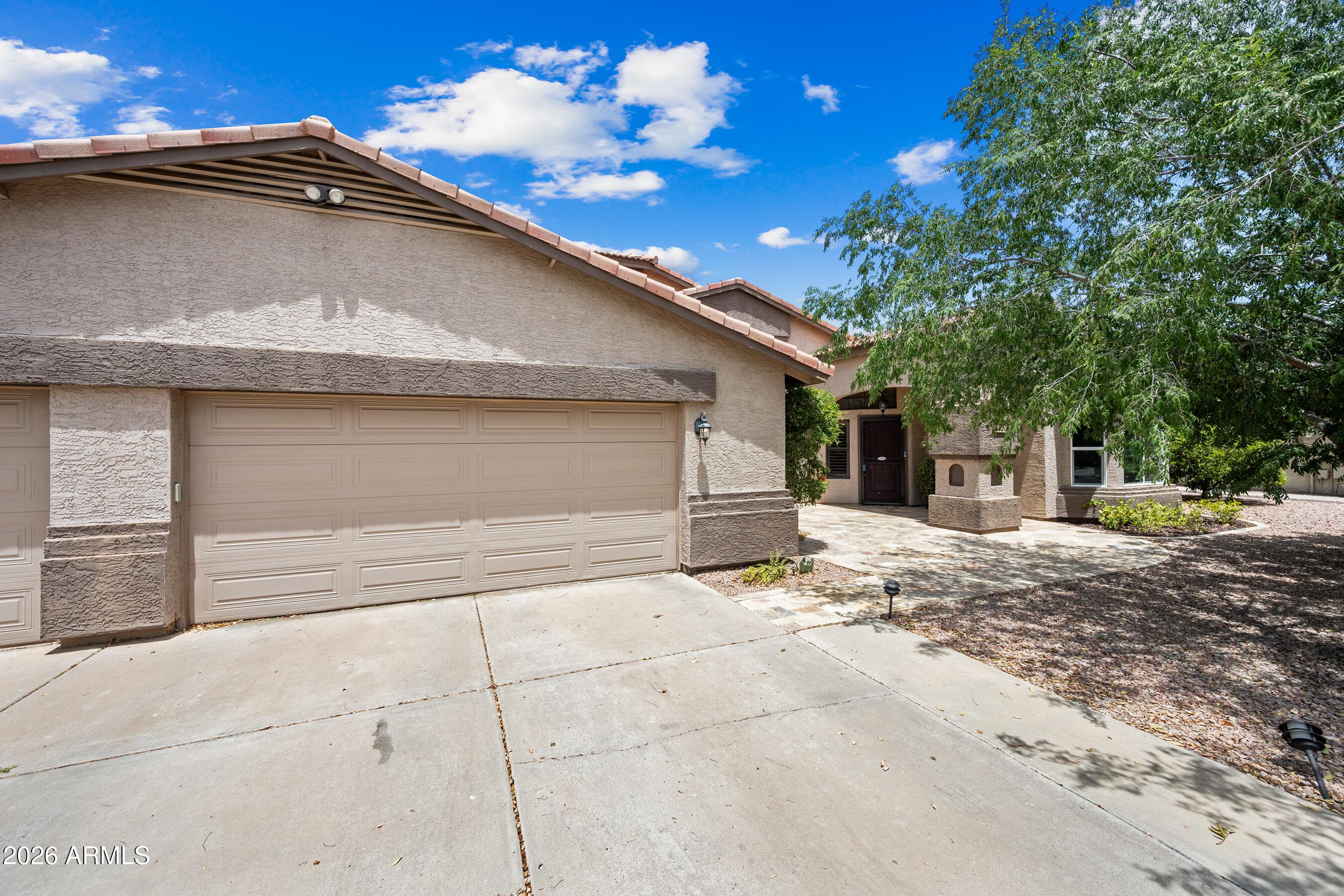 642 E SAGEBRUSH Street, Gilbert, AZ 85296 — photo 3 of 66