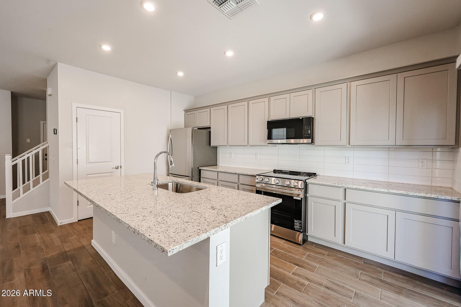 17353 W VILLA HERMOSA Lane, Surprise, AZ 85387 — photo 3 of 37